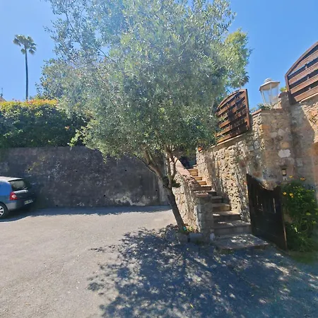 Provencal Detached House And Private Pool